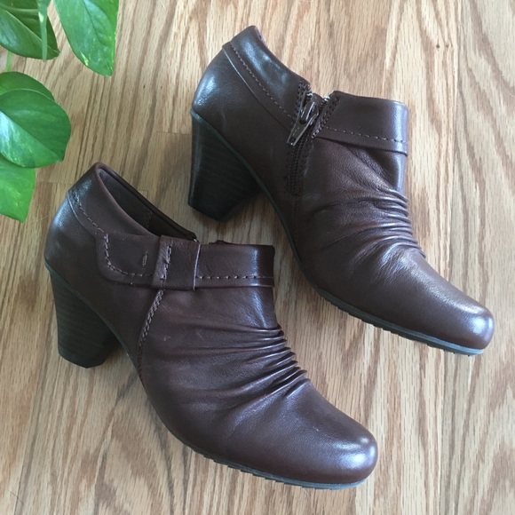 baretraps black ankle boots